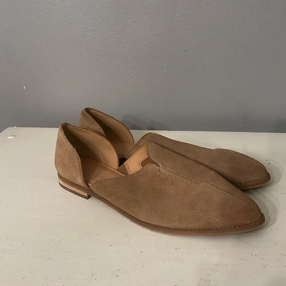 ANY 5 ITEMS $100 Frye & Co flats 9.5 - Picture 1 of 3